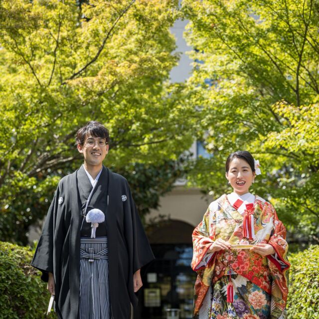 思い出の学部棟の前で📚

=====
結婚式の相談や質問は、お気軽にDMへ
　
🌸2024年4〜6月ご案内枠は残りわずか
🎄2024年12月の予約スタートしました！
=====

#関西学院大学 #関西学院会館 
#関学結婚式 #キャンパスウェディング 
#キリスト挙式 #本物の教会
#関学ウェディング #大学挙式
#関学挙式 #関学前撮り
#神戸結婚式 #神戸プレ花嫁 
#神戸挙式 #kg #関西プレ花嫁 #プレ花嫁#プレ花嫁さんと繋がりたい #2024秋婚 #2024冬婚 #2024春婚 #結婚式場探し
#神戸和装前撮り #和装前撮りロケーション