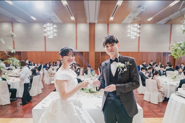 遅くなりましたが
皆様、明けましておめでとうございます🙇‍♀️
本年もどうぞ宜しくお願いいたします🙇‍♀️
✳︎
新年から沢山のお問い合わせをいただいております☺️
皆様、ありがとうございます。
✳︎
関学で結婚式、挙式、撮影をご検討中の方
是非お問い合わせ下さいね！
#関学
#kg
#結婚式
#挙式
#撮影
#神戸