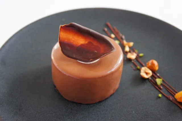 あと5日でバレンタイン。
甘い気持ちを伝えたい方はいますか。

お持ち帰りも 店内飲食も、それぞれにご用意ございます。

#レストランポプラ